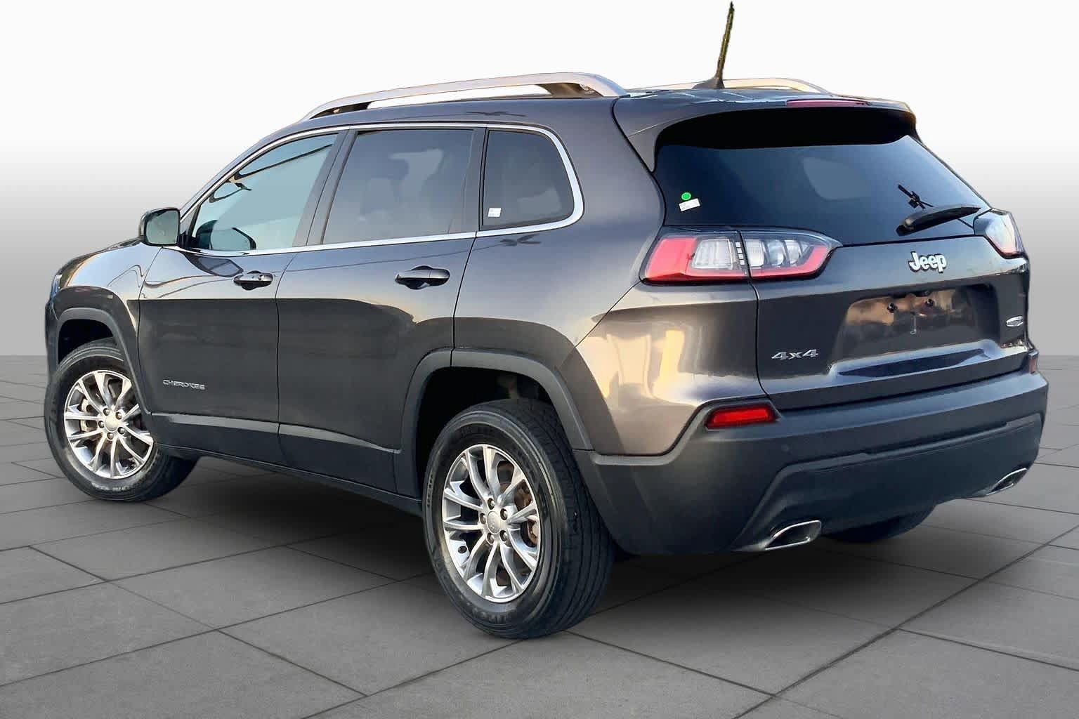 Used 2021 Jeep Cherokee Latitude Lux w/ Comfort/Convenience Group AWD/4WD image 11