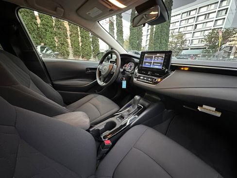 Used 2022 Toyota Corolla LE image 18