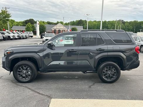 Used 2026 Toyota 4Runner SR5 AWD/4WD image 6