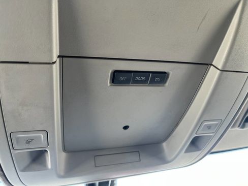 Used 2018 Chevrolet Silverado 3500 LT image 32