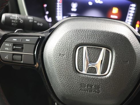 Used 2025 Honda Pilot Black Edition image 21