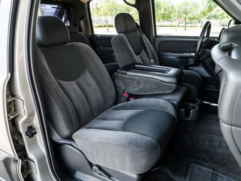 Used 2004 Chevrolet Avalanche 2WD image 73