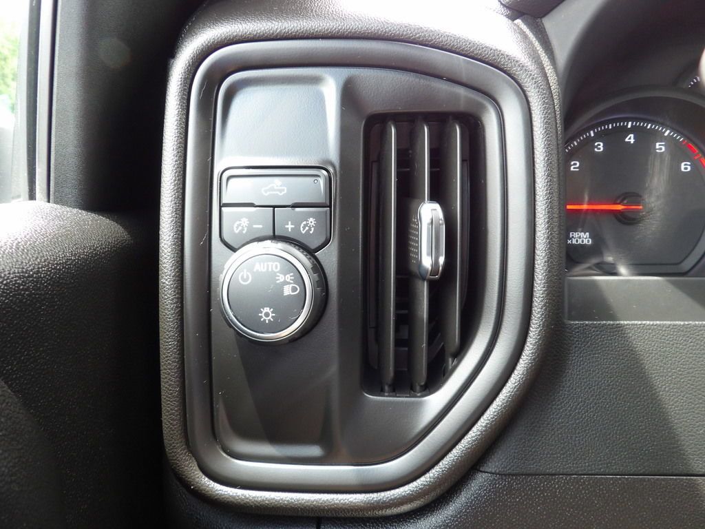 Used 2024 Chevrolet Silverado 2500 W/T RWD image 19