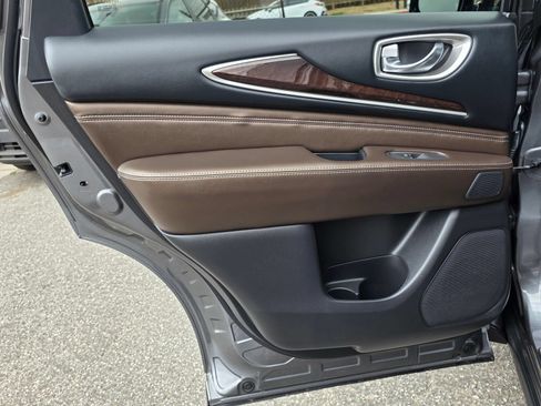 Used 2018 INFINITI QX60 FWD w/ Deluxe Technology Package image 10