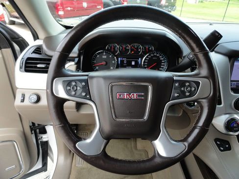 Used 2017 GMC Yukon SLT w/ Premium Edition RWD image 27