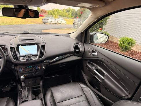 Used 2017 Ford Escape Titanium AWD/4WD image 26