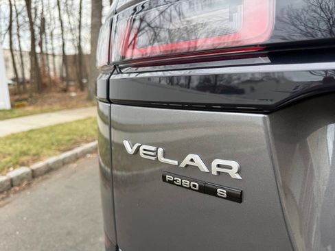 Used 2018 Land Rover Range Rover Velar S image 24