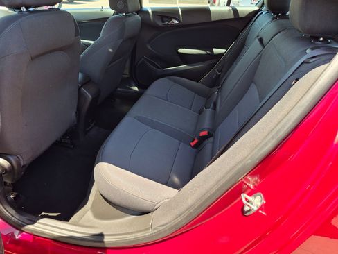 Used 2018 Chevrolet Cruze LT FWD image 24