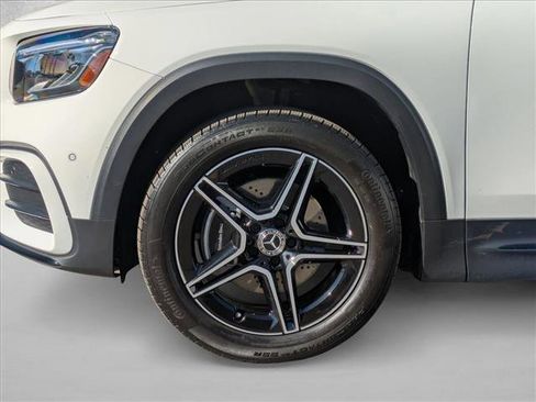 Certified 2025 Mercedes-Benz GLB 250 image 24