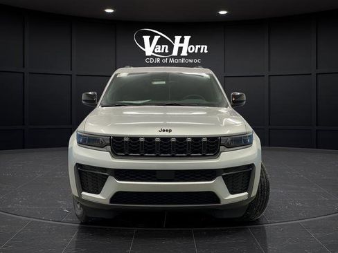 New 2026 Jeep Grand Cherokee Altitude AWD/4WD image 12