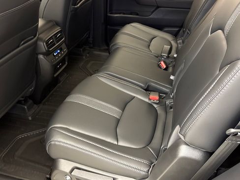 New 2025 Honda Pilot EX-L image 16