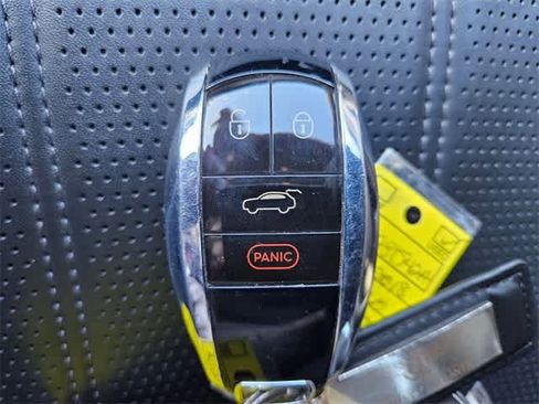 Used 2020 Bentley Bentayga Design Series image 33