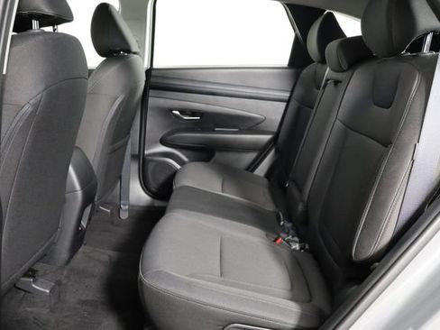 Used 2025 Hyundai Tucson SE FWD image 16