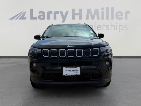 Used 2022 Jeep Compass Latitude AWD/4WD image 9