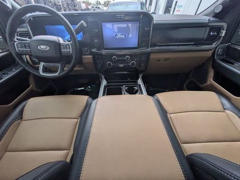 Used 2025 Ford F250 Lariat w/ Lariat Ultimate Package image 11