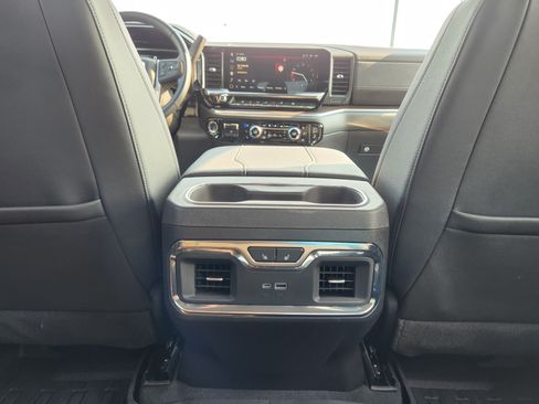 Used 2025 GMC Sierra 2500 SLT w/ SLT Premium Package AWD/4WD image 14