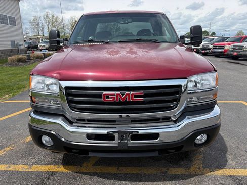 Used 2004 GMC Sierra 2500 SLE w/ Skid Plate Package AWD/4WD image 3