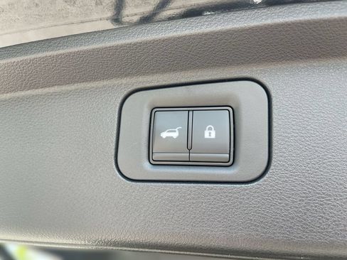 Used 2025 INFINITI QX80 Sensory AWD/4WD image 16
