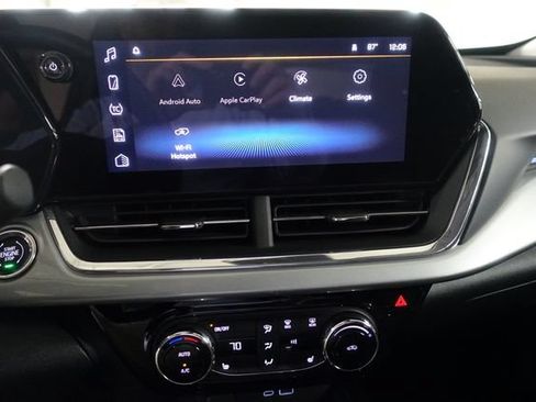 Used 2025 Chevrolet Trax LT w/ Driver Confidence Package FWD image 15