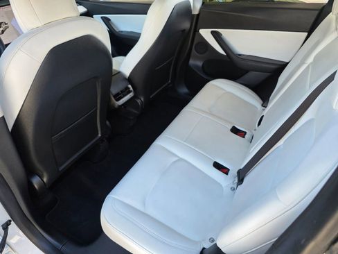 Used 2021 Tesla Model Y Long Range image 33