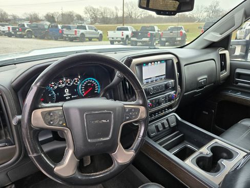 Used 2019 GMC Sierra 3500 Denali w/ Duramax Plus Package image 10