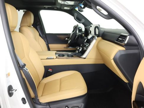 New 2026 Lexus LX 600 4WD w/ Luxury Package image 13