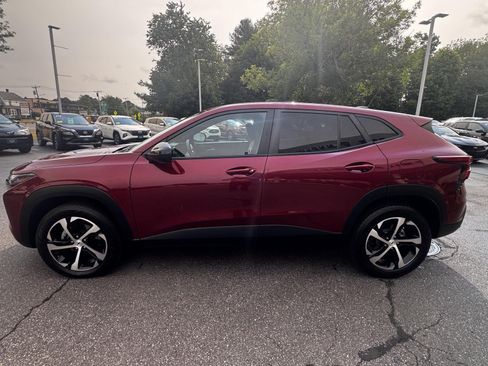 Certified 2024 Chevrolet Trax RS w/ Driver Confidence Package FWD image 4