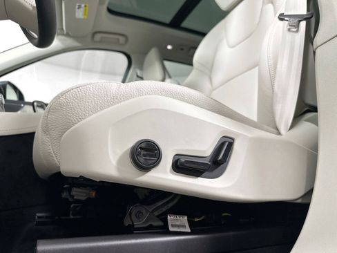 New 2025 Volvo XC90 T8 Core w/ Protection Package Premier image 16