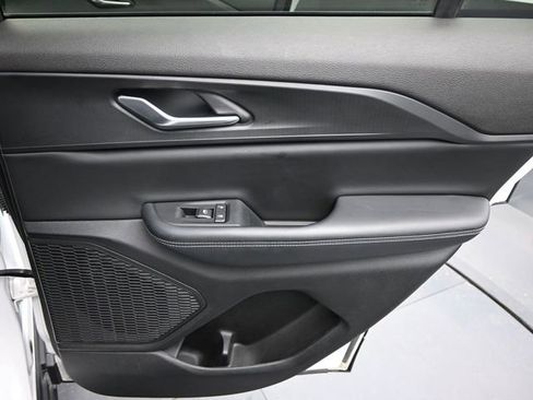 Used 2023 Jeep Grand Cherokee Altitude image 21