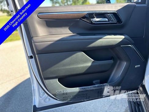 New 2025 Chevrolet Suburban High Country image 10