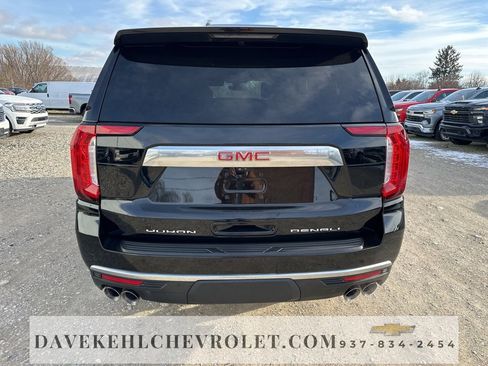 Used 2021 GMC Yukon XL Denali w/ Denali Premium Package image 4
