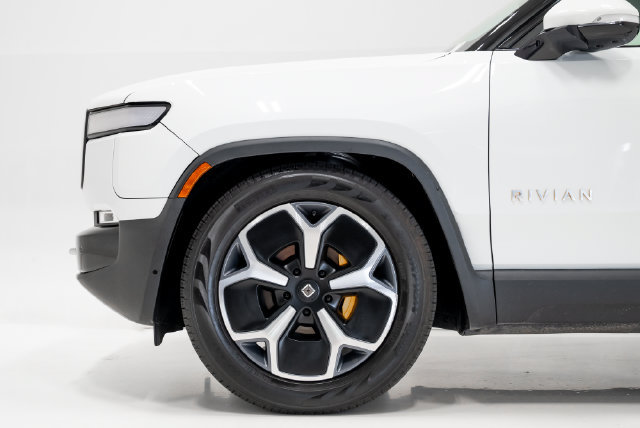 Used 2024 Rivian R1S Adventure Quad AWD/4WD image 26