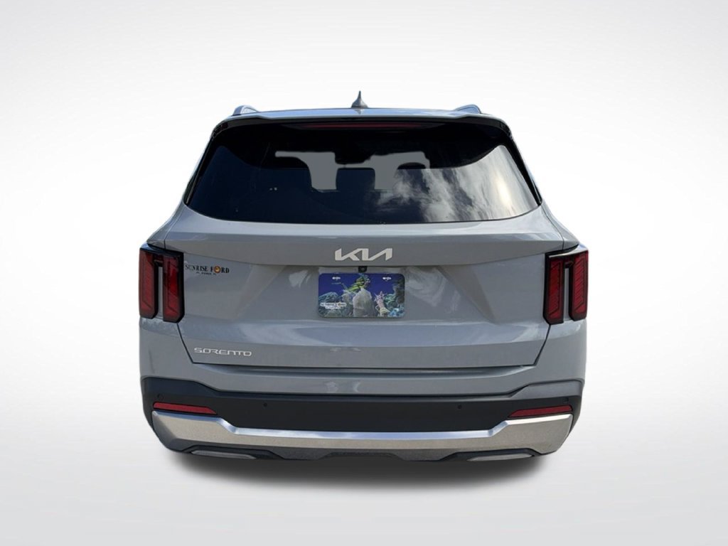 Used 2024 Kia Sorento S w/ Panoramic Sunroof Package FWD image 7