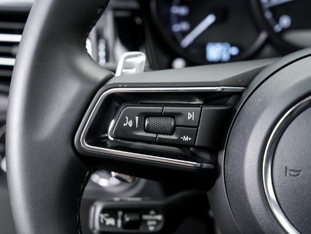 Certified 2026 Porsche Macan AWD/4WD image 13