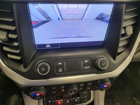 Used 2023 GMC Acadia SLT AWD/4WD image 15