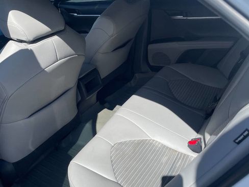 Used 2018 Toyota Camry SE image 11