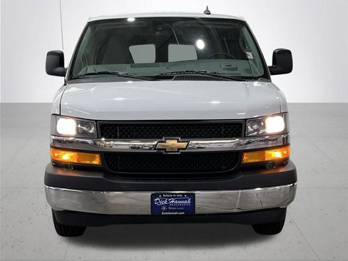 Used 2025 Chevrolet Express 3500 LT w/ LT Preferred Equipment Group RWD image 4