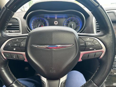 Used 2015 Chrysler 300 C RWD image 15