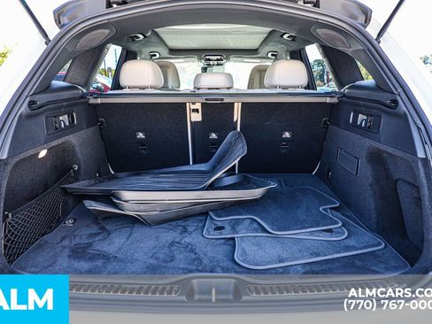 Used 2025 Mercedes-Benz GLC 300 4MATIC image 21