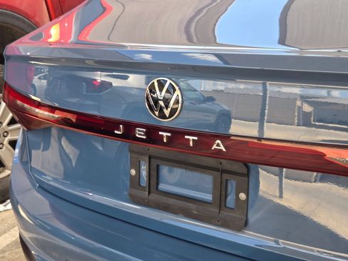 Used 2025 Volkswagen Jetta Sport FWD image 8