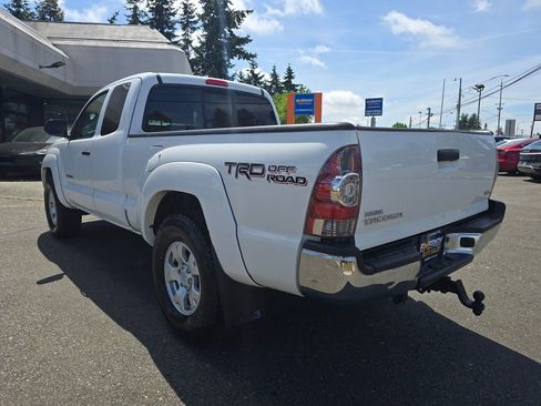 Used 2015 Toyota Tacoma 4x4 Access Cab V6 w/ TRD Off-Road Package image 5