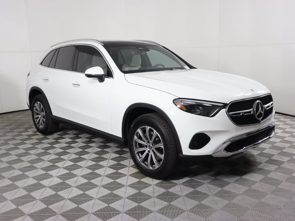 Certified 2026 Mercedes-Benz GLC 300 image 3