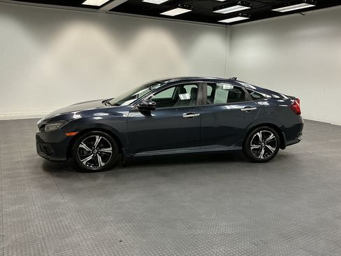 Used 2017 Honda Civic Touring image 2