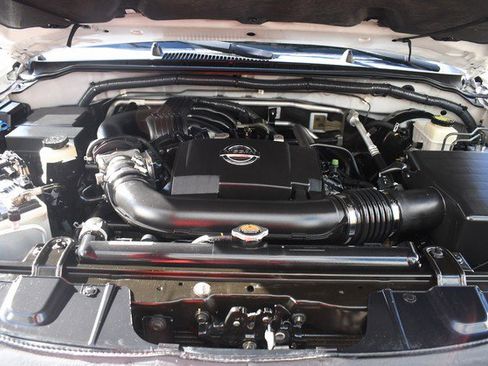 Used 2014 Nissan Xterra X image 29