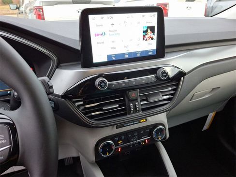 New 2025 Ford Escape Active w/ Cold Weather Package image 8