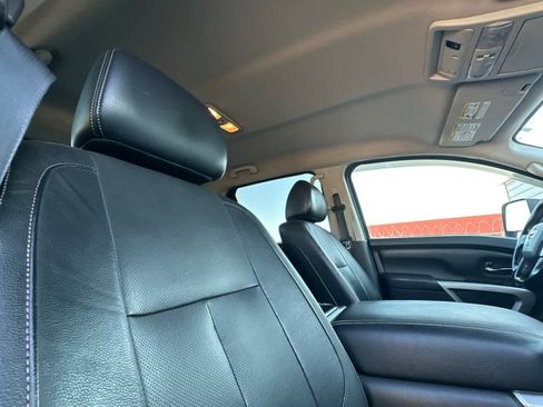 Used 2016 Nissan Titan PRO-4X w/ Pro-4x Convenience Package image 18