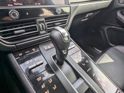 Certified 2023 Porsche Macan S AWD/4WD image 12