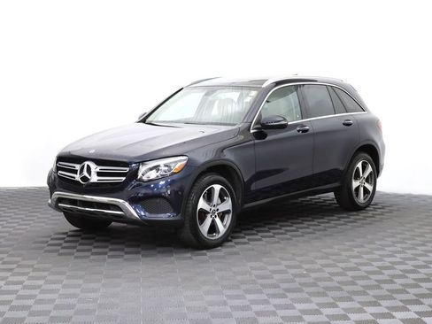 Used 2019 Mercedes-Benz GLC 300 4MATIC image 3