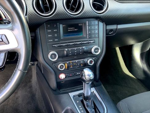 Used 2018 Ford Mustang Coupe image 5