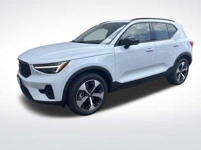 New 2026 Volvo XC40 B5 Plus w/ Protection Package Premier